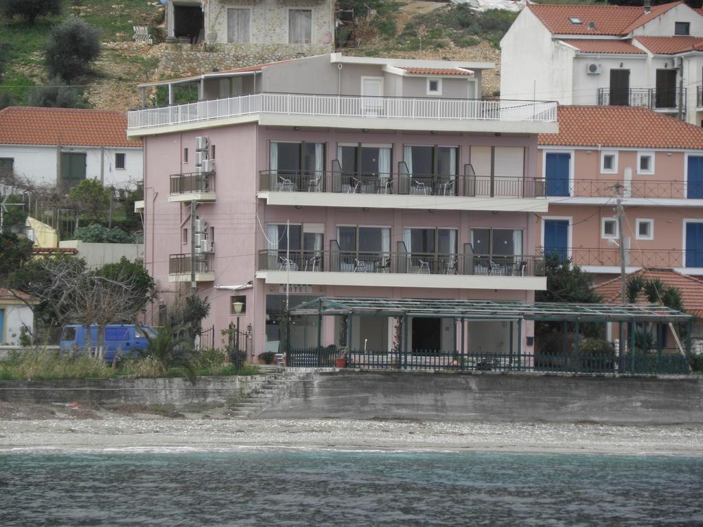 Riviera Hotel Poros  Exterior photo